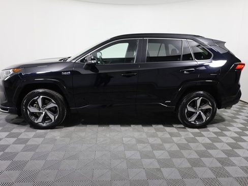 Used 2021 Toyota RAV4 SE image 8