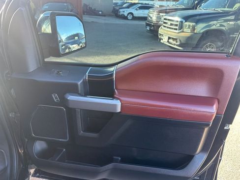 Used 2018 Ford F150 Platinum w/ Equipment Group 701A Luxury image 15