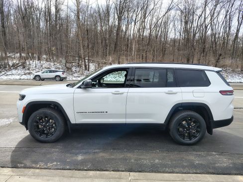 New 2026 Jeep Grand Cherokee L 4WD image 5