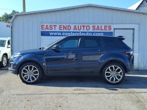 Used 2017 Land Rover Range Rover Evoque SE AWD/4WD image 2