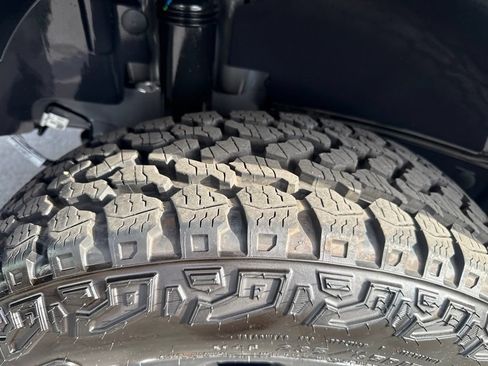 Used 2025 Ford Maverick Tremor AWD/4WD image 11