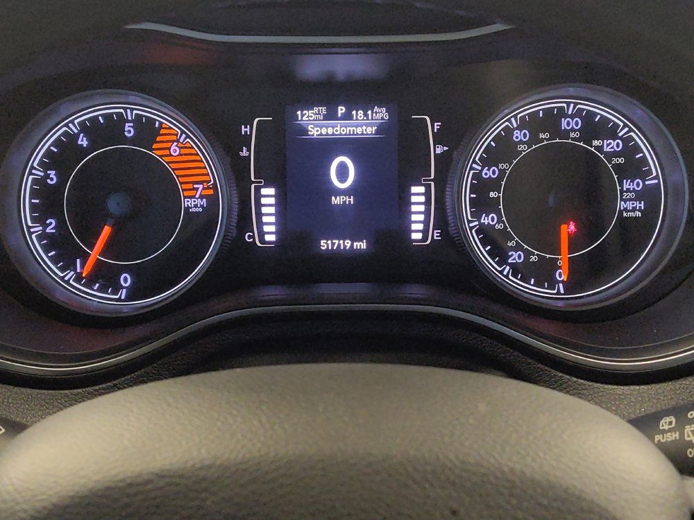 Used 2019 Jeep Cherokee Latitude Plus FWD image 23