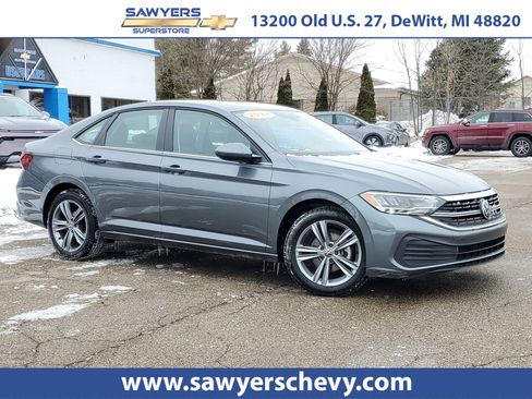 Used 2024 Volkswagen Jetta SE image 1