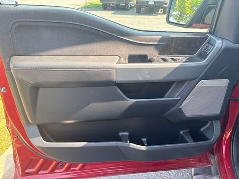 Used 2022 Ford F150 Lariat w/ Equipment Group 502A High AWD/4WD image 17