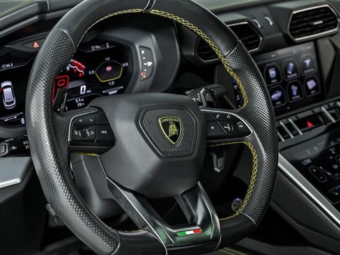 Used 2019 Lamborghini Urus AWD/4WD image 21