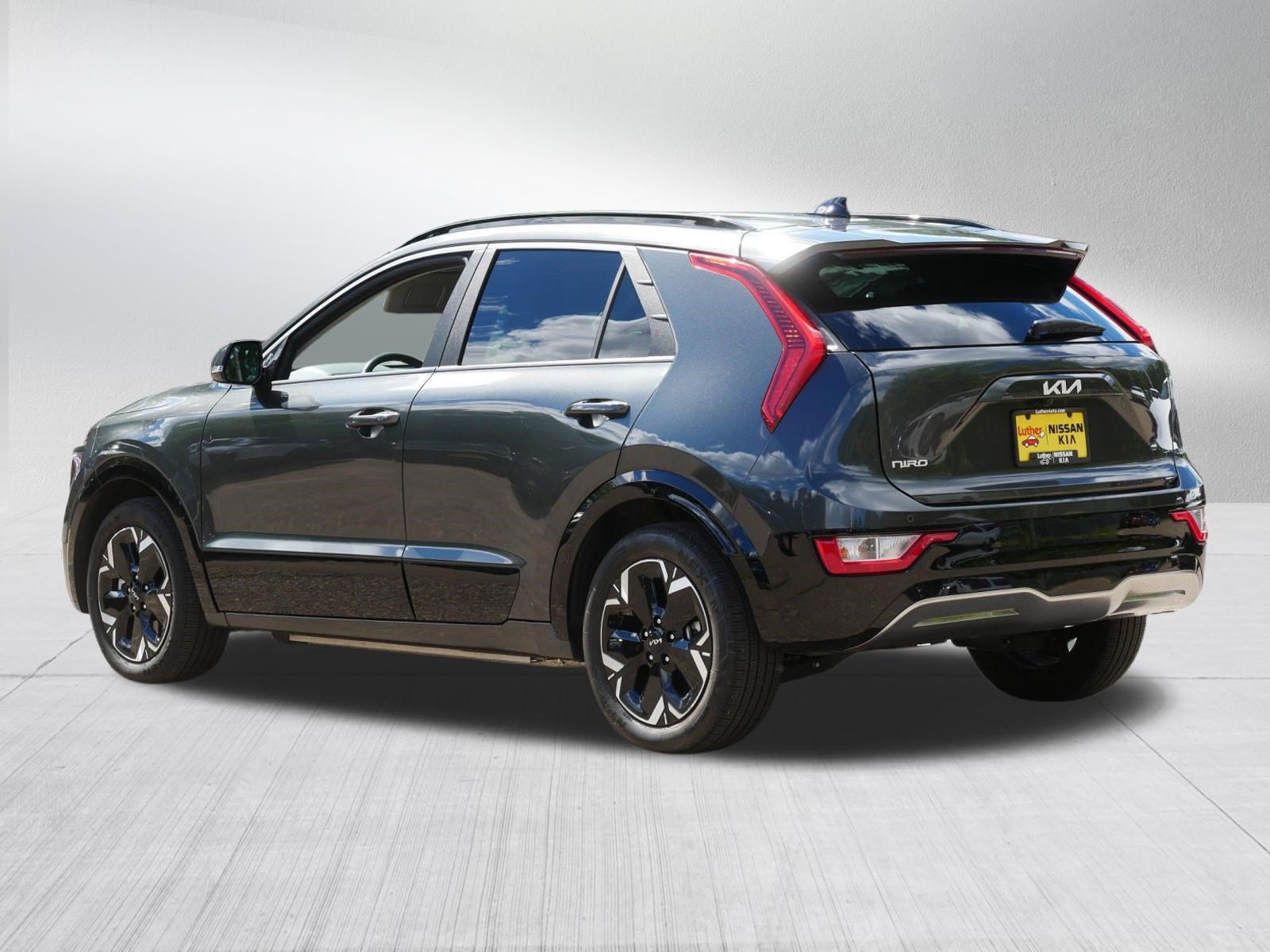 Certified 2024 Kia Niro Wind w/ Wind Preserve Package FWD image 5