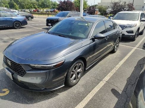 Used 2023 Honda Accord EX image 6