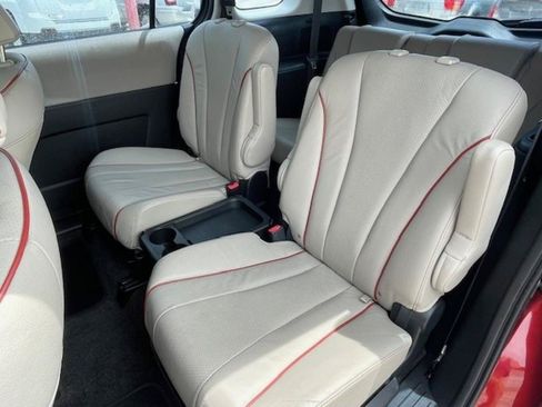 Used 2012 MAZDA MAZDA5 Grand Touring FWD image 13