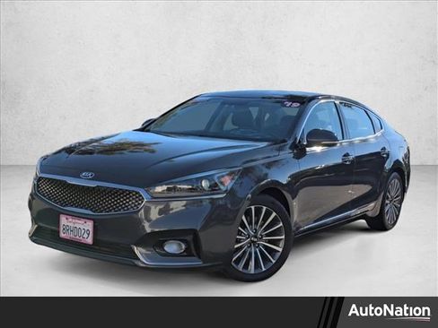 Used 2019 Kia Cadenza Premium image 1