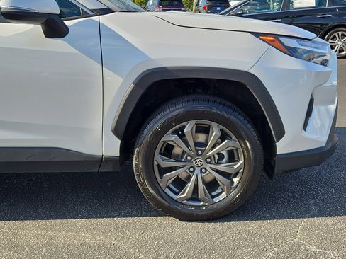 Used 2023 Toyota RAV4 XLE Premium image 11