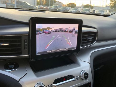 Used 2022 Ford Explorer XLT w/ Equipment Group 202A image 27