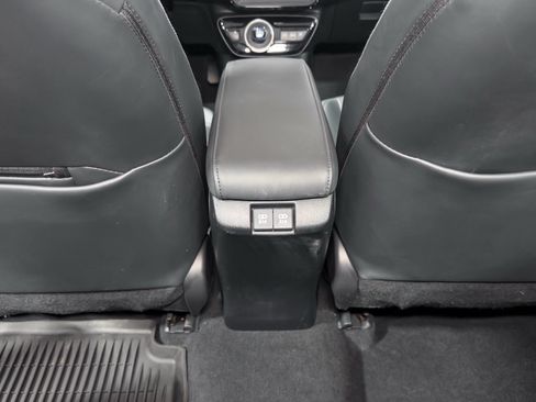 Used 2022 Toyota Prius Prime XLE FWD image 21
