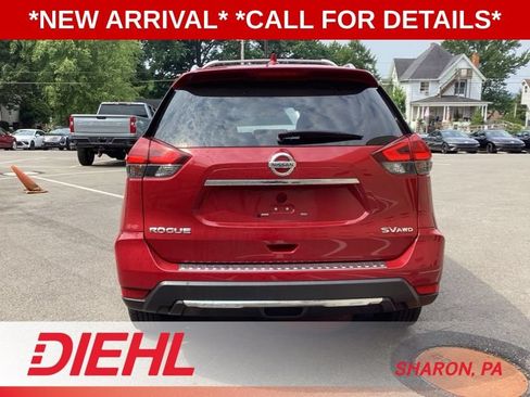 Used 2017 Nissan Rogue SV AWD/4WD image 6
