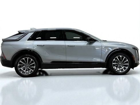 Used 2024 Cadillac Lyriq Sport image 5