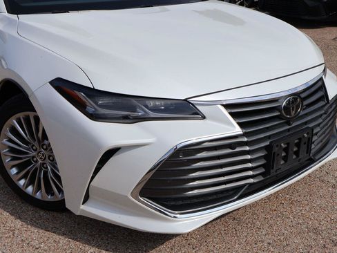 Used 2022 Toyota Avalon Limited w/ Advanced Safety Package FWD image 8