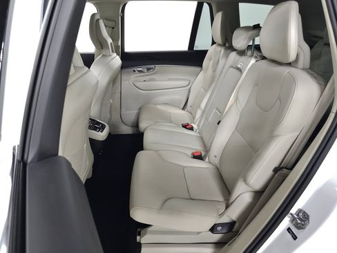 Used 2020 Volvo XC90 T5 Momentum AWD/4WD image 29