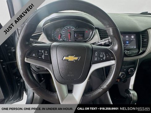 Used 2018 Chevrolet Trax LT w/ Driver Confidence Package image 11