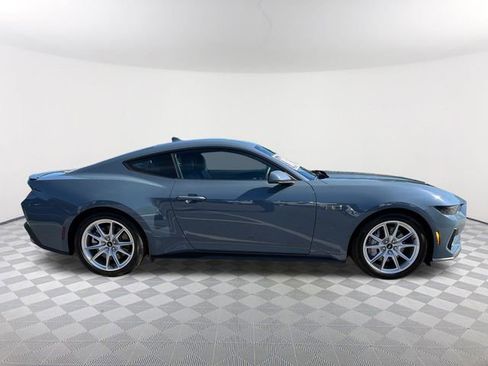 Used 2025 Ford Mustang GT Premium image 4