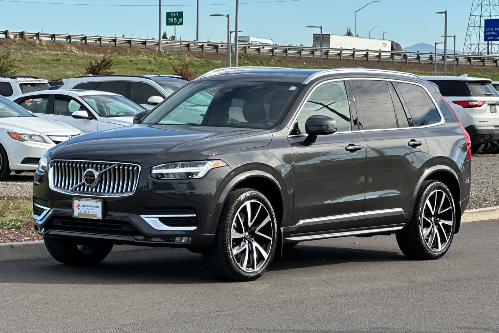 Used 2025 Volvo XC90 B6 Plus w/ Protection Package Premier AWD/4WD image 7