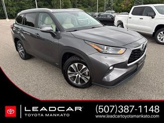 Used 2024 Toyota Highlander XLE AWD/4WD video 1