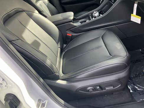 New 2026 Jeep Grand Cherokee Limited AWD/4WD image 10