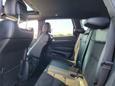 Used 2021 Jeep Grand Cherokee Laredo X image 11