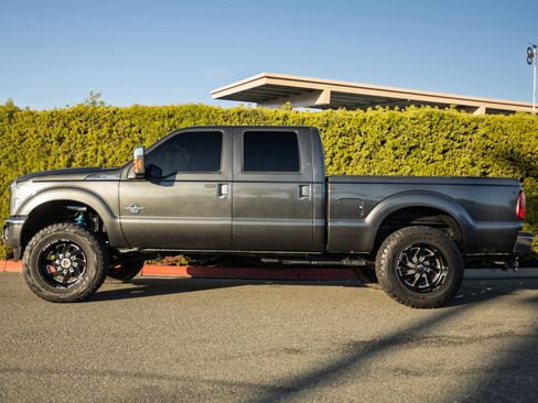 Used 2016 Ford F250 Lariat w/ Lariat Ultimate Package image 8