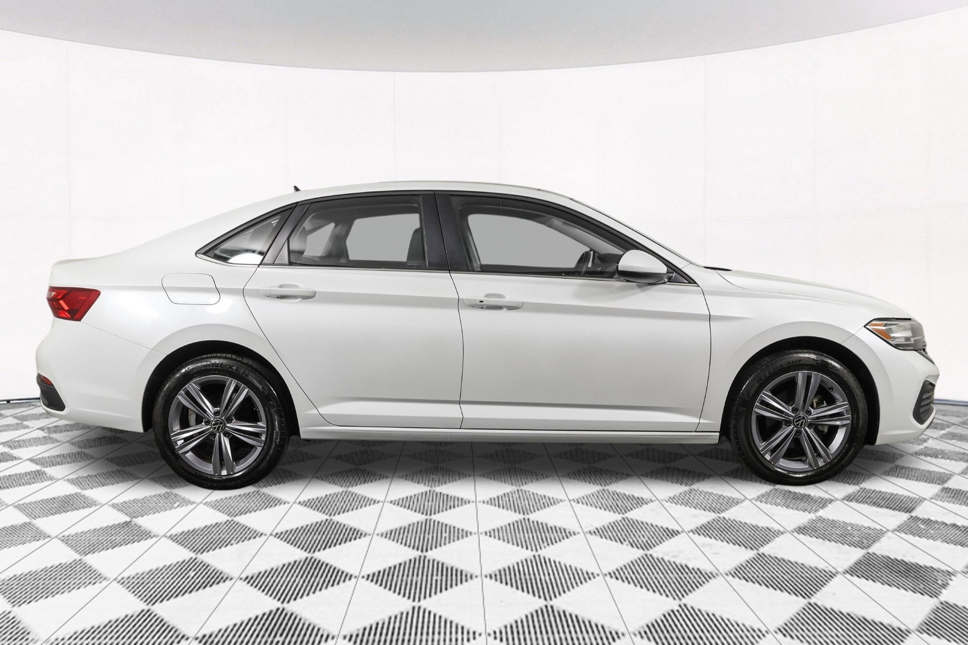 Used 2023 Volkswagen Jetta SE FWD image 15