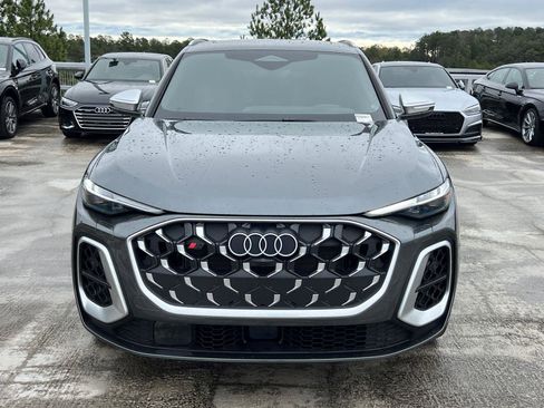 Used 2025 Audi SQ5 Premium Plus w/ Premium Plus Package image 2