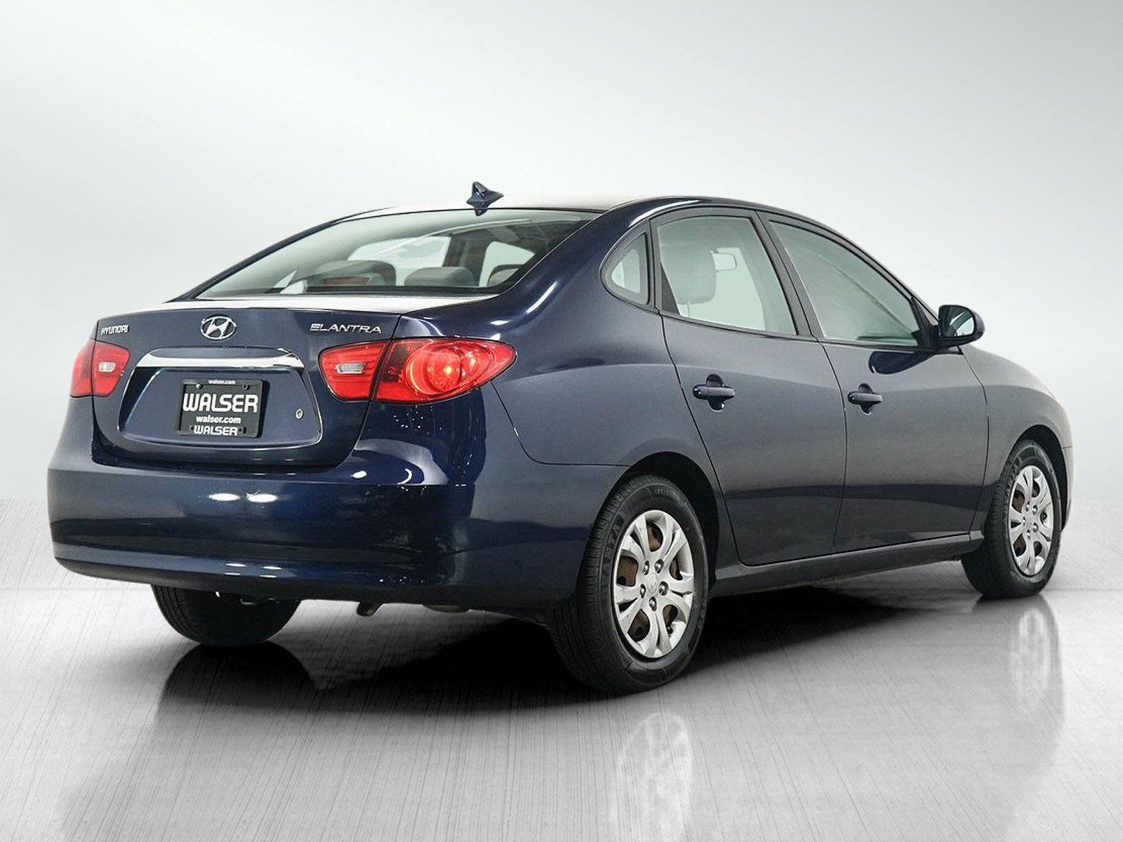 Used 2010 Hyundai Elantra GLS FWD image 5