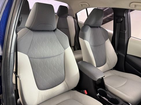 Used 2021 Toyota Corolla LE image 24