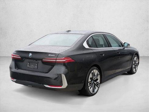 Used 2026 BMW 530i xDrive w/ Premium Package AWD/4WD image 2