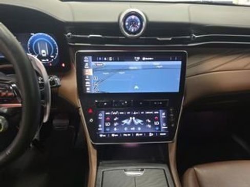 Used 2023 Maserati Grecale GT AWD/4WD image 5