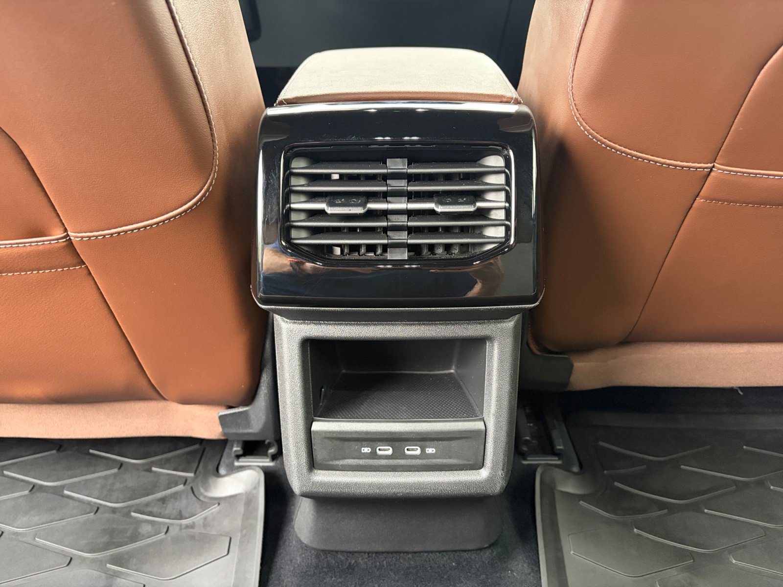 Used 2023 Volkswagen ID.4 Pro AWD/4WD image 32