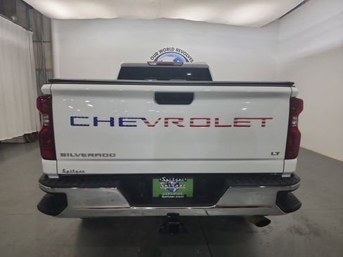 Used 2022 Chevrolet Silverado 2500 LT w/ Convenience Package image 8