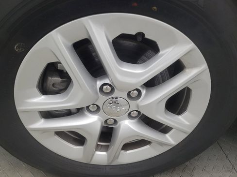 Used 2018 Jeep Compass Sport w/ Tech Group FWD image 31