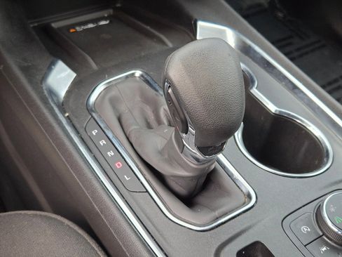 Used 2023 Chevrolet Traverse LT image 30