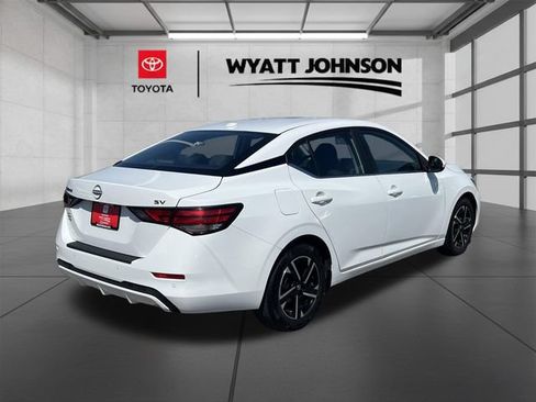 Used 2024 Nissan Sentra SV FWD image 5