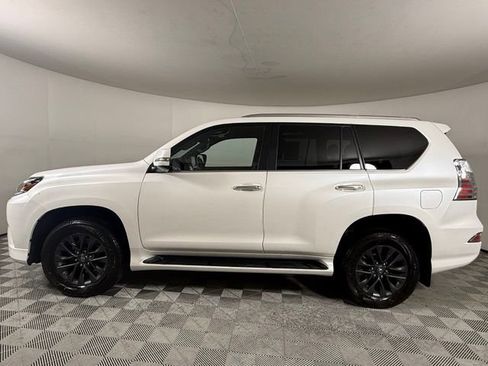 Used 2023 Lexus GX 460 Premium w/ Premium Package AWD/4WD image 3