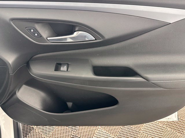 Used 2025 Buick Envista Preferred w/ Convenience II Package FWD image 19