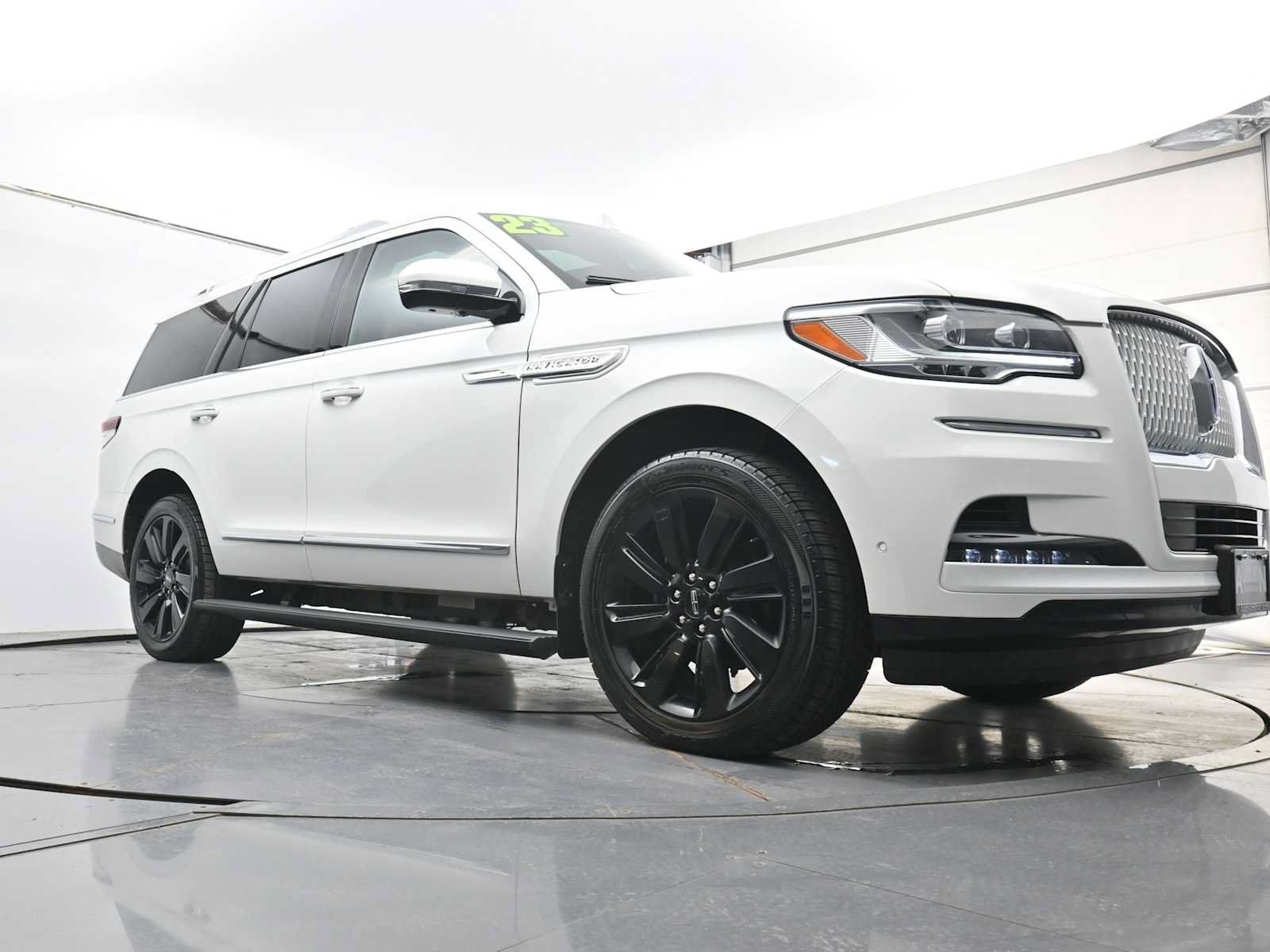 Used 2023 Lincoln Navigator Reserve AWD/4WD image 22