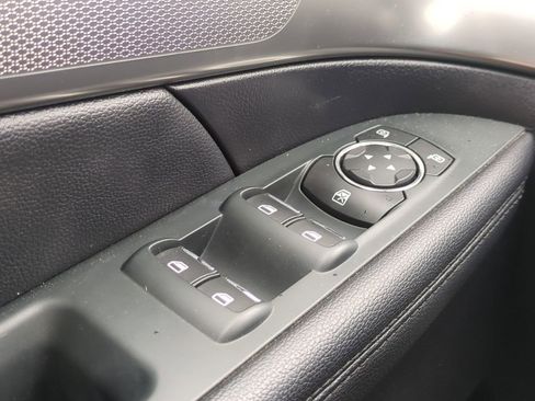 Used 2019 Ford Explorer XLT w/ Equipment Group 202A AWD/4WD image 26