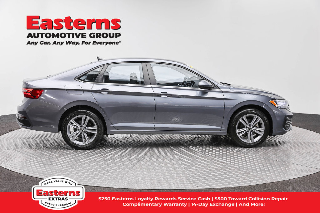 Used 2024 Volkswagen Jetta SE FWD image 5