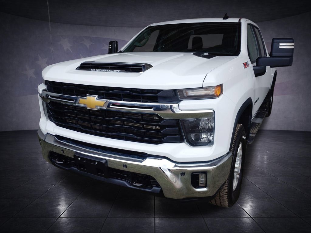 Used 2025 Chevrolet Silverado 2500 LT AWD/4WD image 38