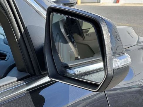 Used 2021 GMC Acadia Denali w/ Denali Ultimate Package image 28