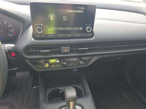 Used 2023 Honda HR-V LX image 7