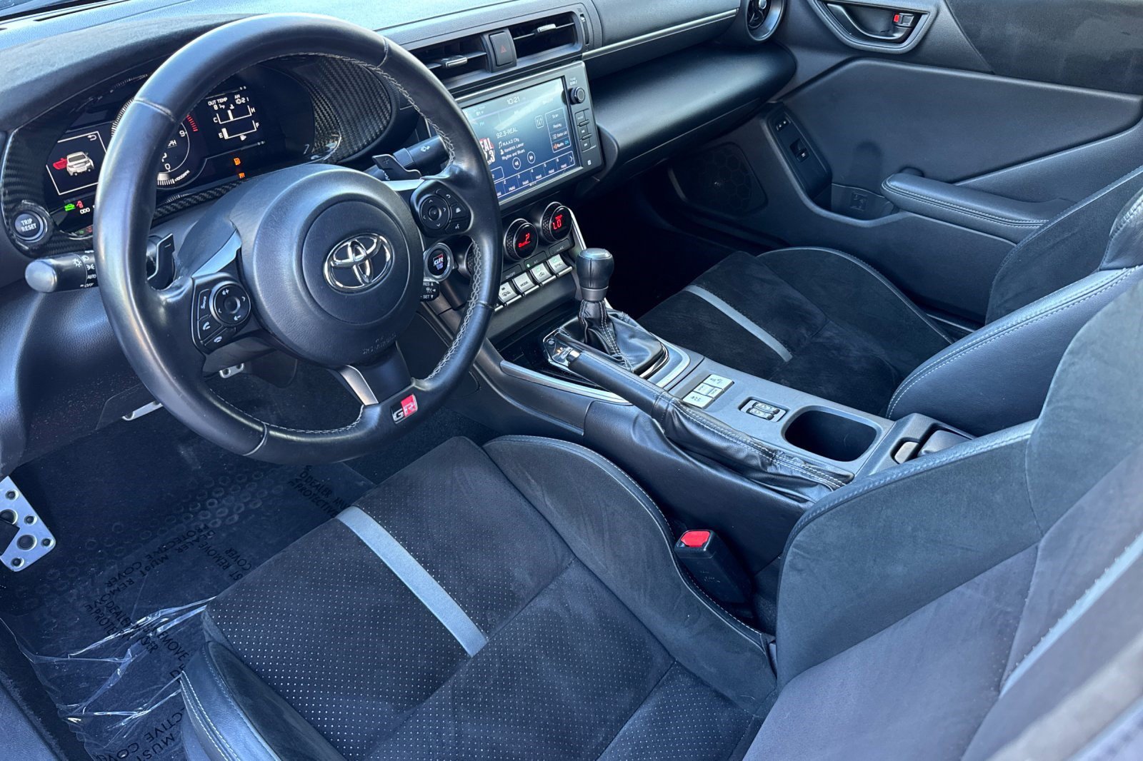 Used 2023 Toyota GR86 Premium w/ ALL Weather Mat Package (TMS) RWD image 4