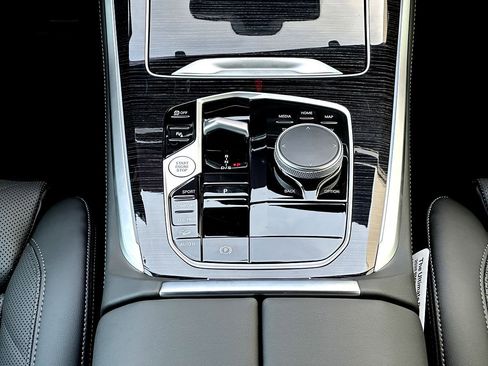 New 2026 BMW X5 xDrive40i w/ M Sport Package image 22