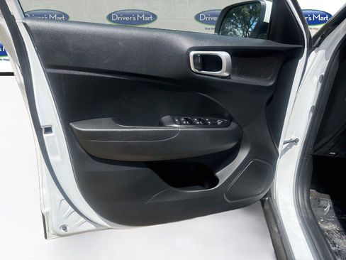 Used 2023 Hyundai Venue SEL w/ Cargo Package FWD image 18