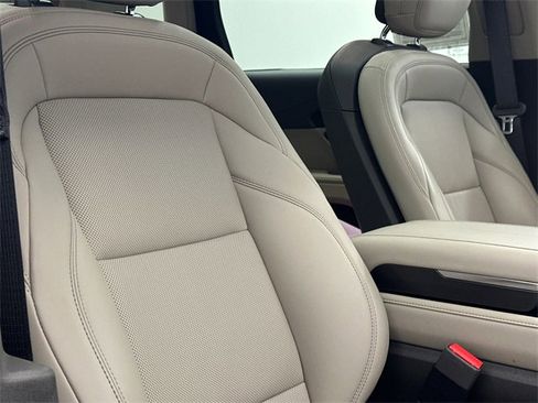 Used 2024 Lincoln Nautilus Premier w/ Equipment Group 102A image 12